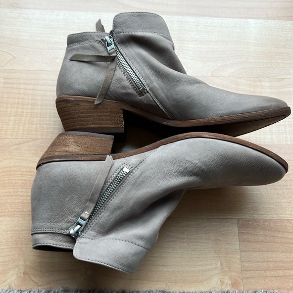 New Sam Edelman Packer Bootie in Putty Size 10.5 M - Picture 6 of 10